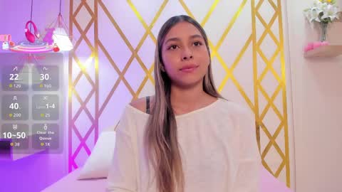 Sophie online show from May 2026 01:05:01 PM