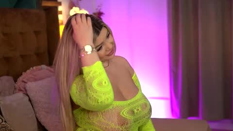 Sophie online show from May 2026 05:47:01 AM
