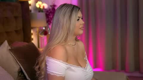 Sophie online show from May 2026 06:10:01 AM