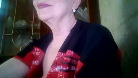 SophieBurnsX online show from June 2026 12:28:02 PM