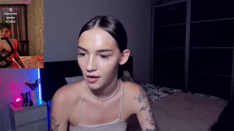 Sophie online show from September 2025 07:46:02 PM