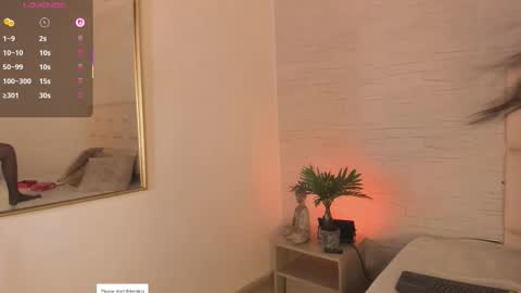 Sophie online show from October 2025 11:44:01 AM