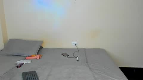 Snapshot of sophiee_veryhot chatting on March 2026 06:14:01 AM sophiee veryhot online show from March 2026 06:14:01 AM