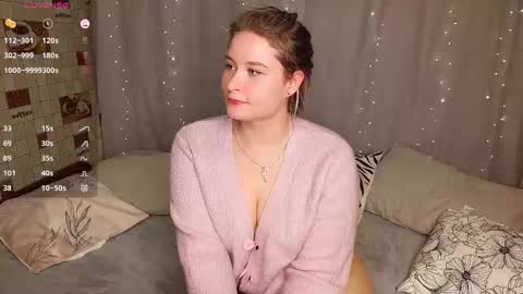 Snapshot of sophieee_lee chatting on October 2025 03:56:02 PM Sophie online show from October 2025 03:56:02 PM