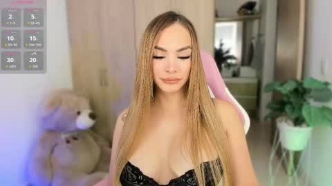 SAMANTHA online show from October 2025 01:44:01 PM