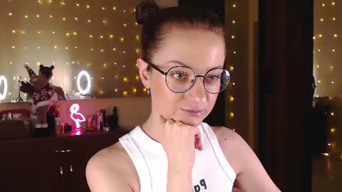Snapshot of sophieleroux chatting on July 2026 01:03:01 PM sophieleroux online show from July 2026 01:03:01 PM