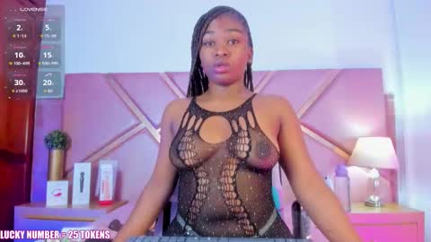 Sophie online show from November 2025 12:27:02 PM