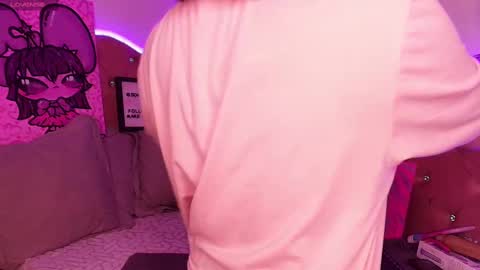   Sophie  online show from October 2025 07:01:02 PM