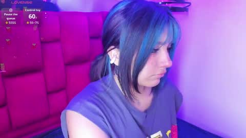   Sophie  online show from April 2026 07:37:01 PM