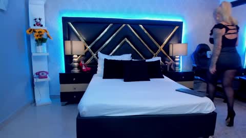 SophieWinslow online show from February 2025 12:42:01 PM