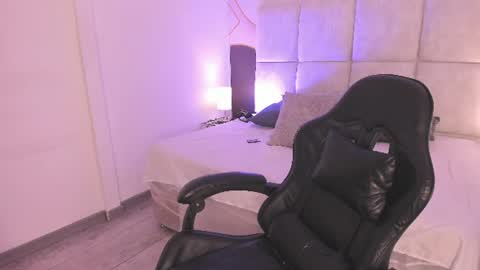 Snapshot of sophiie_rosee chatting on June 2026 07:15:01 PM sophiie_rosee online show from June 2026 07:15:01 PM