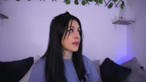 Snapshot of sophiiecums chatting on November 2025 11:32:02 AM Sophiie online show from November 2025 11:32:02 AM