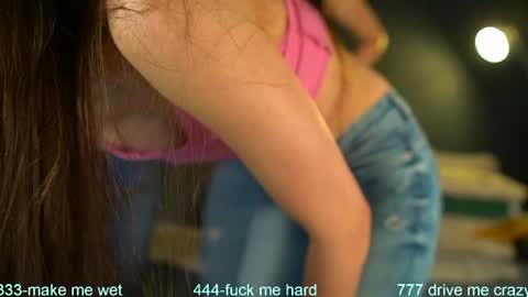 Snapshot of sophydiva chatting on June 2026 05:27:01 AM Sophydiva online show from June 2026 05:27:01 AM