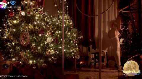 Snapshot of souffle_chaud chatting on December 2024 12:40:02 AM . . online show from December 2024 12:40:02 AM