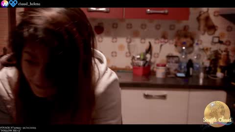 Snapshot of souffle_chaud chatting on January 2025 08:11:02 AM . . online show from January 2025 08:11:02 AM