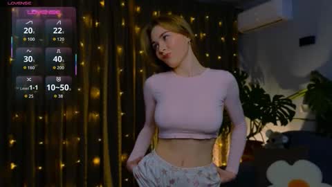 Snapshot of soul_trace chatting on December 2025 09:05:01 AM Adalinda online show from December 2025 09:05:01 AM