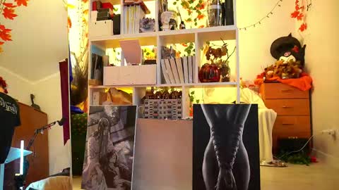 Snapshot of sova_energy chatting on November 2025 12:11:02 PM Leah online show from November 2025 12:11:02 PM