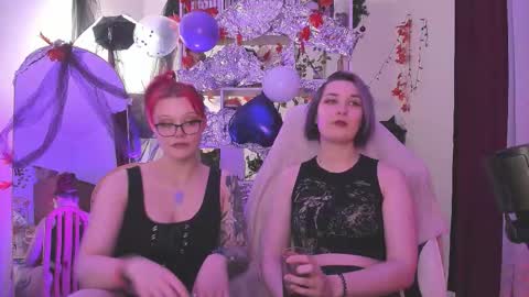 Snapshot of sova_energy chatting on December 2025 04:22:01 PM Leah online show from December 2025 04:22:01 PM