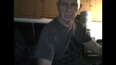 Snapshot of sox1957 chatting on December 2025 12:08:01 AM sox1957 online show from December 2025 12:08:01 AM