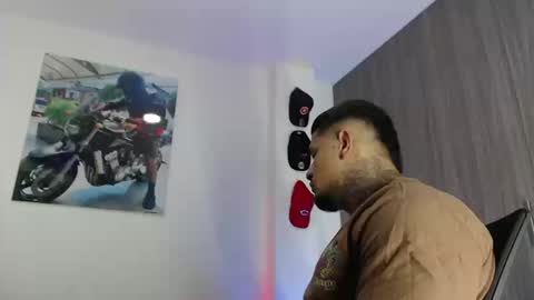 Snapshot of soy_apolo chatting on September 2025 04:52:01 PM soy_apolo online show from September 2025 04:52:01 PM