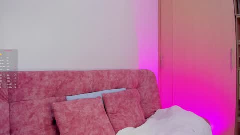 Instagram Soyamandaa  1 online show from December 2024 09:11:01 PM