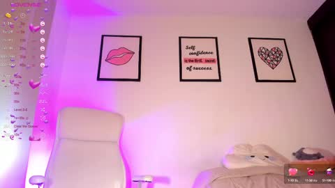 Juliana online show from February 2025 08:04:02 PM