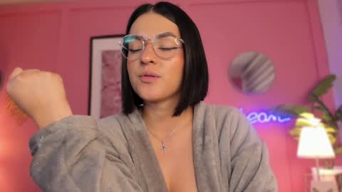 Snapshot of soysaraa_ chatting on January 2025 07:52:02 AM Aleja online show from January 2025 07:52:02 AM