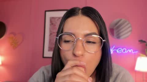 Snapshot of soysaraa_ chatting on January 2025 10:49:01 AM Aleja online show from January 2025 10:49:01 AM