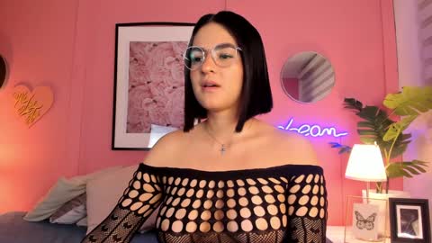 Snapshot of soysaraa_ chatting on February 2025 05:07:02 AM Aleja online show from February 2025 05:07:02 AM