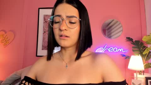 Snapshot of soysaraa_ chatting on February 2025 08:08:01 AM Aleja online show from February 2025 08:08:01 AM