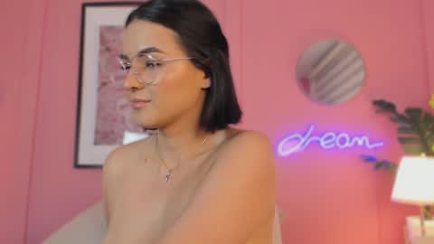 Snapshot of soysaraa_ chatting on February 2025 10:51:02 AM Aleja online show from February 2025 10:51:02 AM