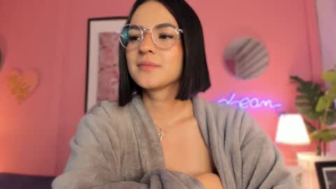 Snapshot of soysaraa_ chatting on February 2025 11:22:01 AM Aleja online show from February 2025 11:22:01 AM