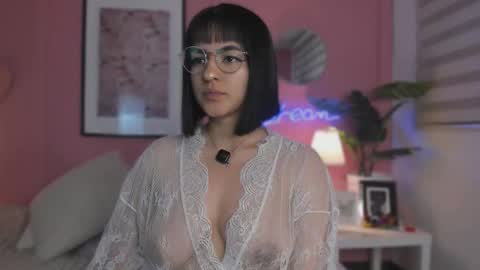 Snapshot of soysaraa_ chatting on October 2025 05:48:01 AM Aleja online show from October 2025 05:48:01 AM