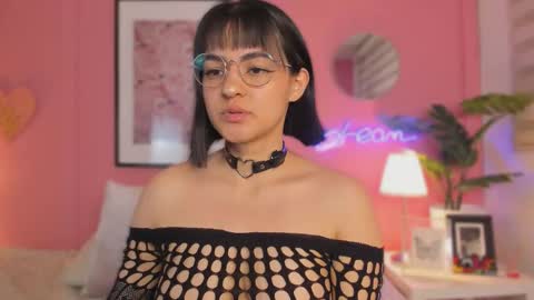 Snapshot of soysaraa_ chatting on October 2025 05:38:02 AM Aleja online show from October 2025 05:38:02 AM