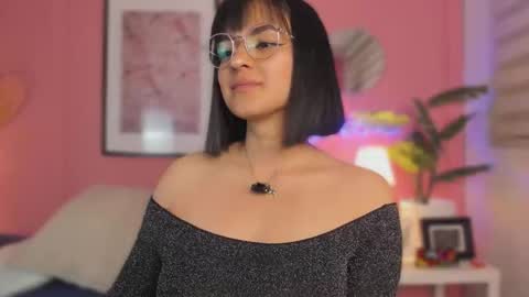 Snapshot of soysaraa_ chatting on October 2025 07:16:01 AM Aleja online show from October 2025 07:16:01 AM