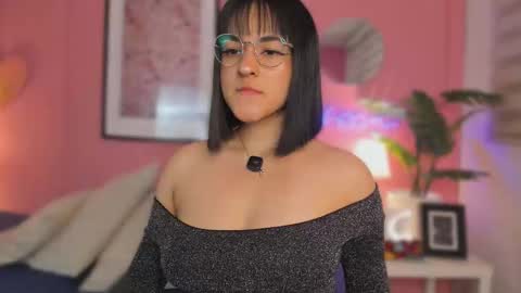 Snapshot of soysaraa_ chatting on December 2025 05:35:02 AM Aleja online show from December 2025 05:35:02 AM