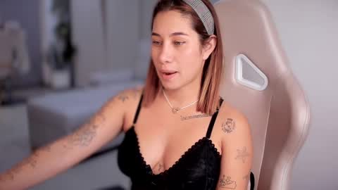 Snapshot of soytulu_ chatting on February 2025 01:00:02 AM brisa s online show from February 2025 01:00:02 AM