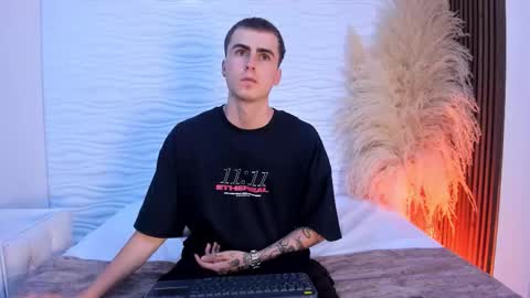 spaceboy_1 online show from February 2026 09:00:01 PM