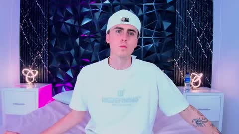 spaceboy_1 online show from February 2026 09:11:01 PM