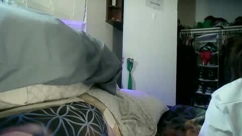 Snapshot of spacecase843 chatting on December 2024 07:50:02 AM TrndSettrz online show from December 2024 07:50:02 AM