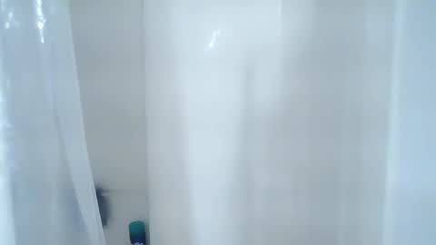 Snapshot of spacecase843 chatting on February 2025 09:16:01 PM TrndSettrz online show from February 2025 09:16:01 PM