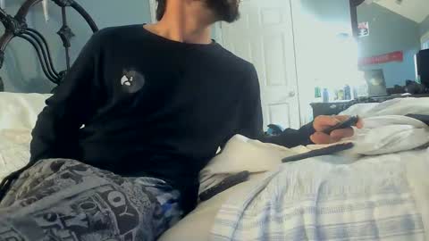 Snapshot of spacecase843 chatting on March 2025 12:39:02 AM TrndSettrz online show from March 2025 12:39:02 AM