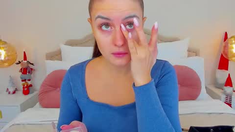 Snapshot of spacelady_ chatting on December 2025 11:28:02 AM Julia online show from December 2025 11:28:02 AM