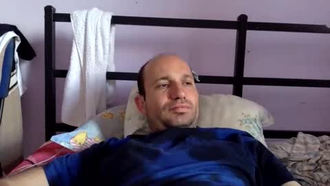 Snapshot of sparei7 chatting on May 2026 01:07:02 PM Snaiky online show from May 2026 01:07:02 PM