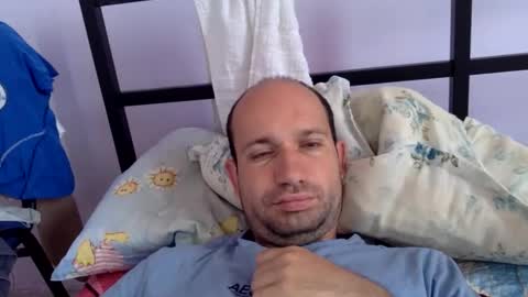 Snapshot of sparei7 chatting on June 2026 09:00:01 AM Snaiky online show from June 2026 09:00:01 AM