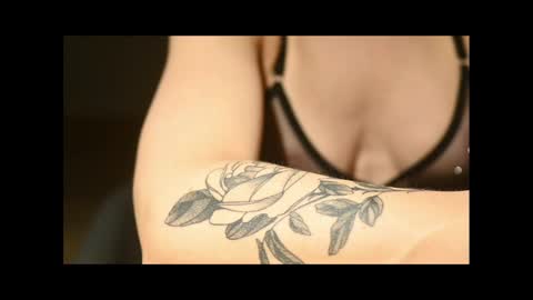 Suzy online show from March 2025 10:24:02 PM