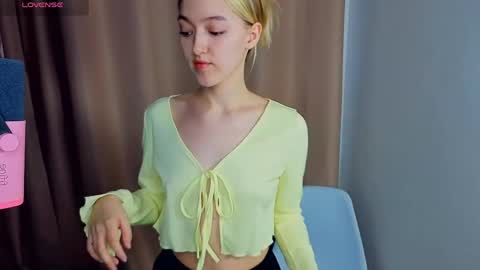 Snapshot of sparkushaa chatting on April 2026 02:54:01 AM Mary online show from April 2026 02:54:01 AM