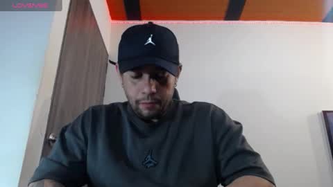     online show from February 2025 05:28:02 AM