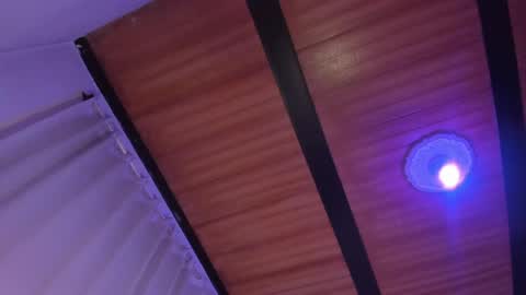 Snapshot of spicyvainilla chatting on April 2026 01:10:02 AM Valeria online show from April 2026 01:10:02 AM