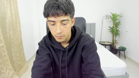 Snapshot of spider_master77 chatting on March 2025 03:13:02 AM spider master online show from March 2025 03:13:02 AM